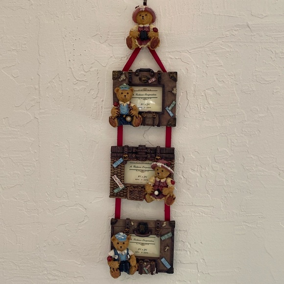 A. Richesco Hanging Frame 🧸 - Picture 2 of 8
